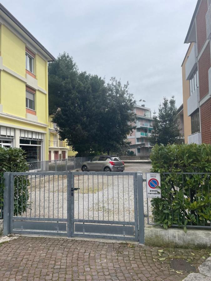Appartamento In Villa Gioiosa กราโด ภายนอก รูปภาพ